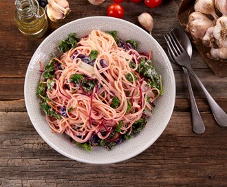 Kokoskremet pasta med grønnkålmix