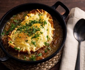 Løksuppe med toast